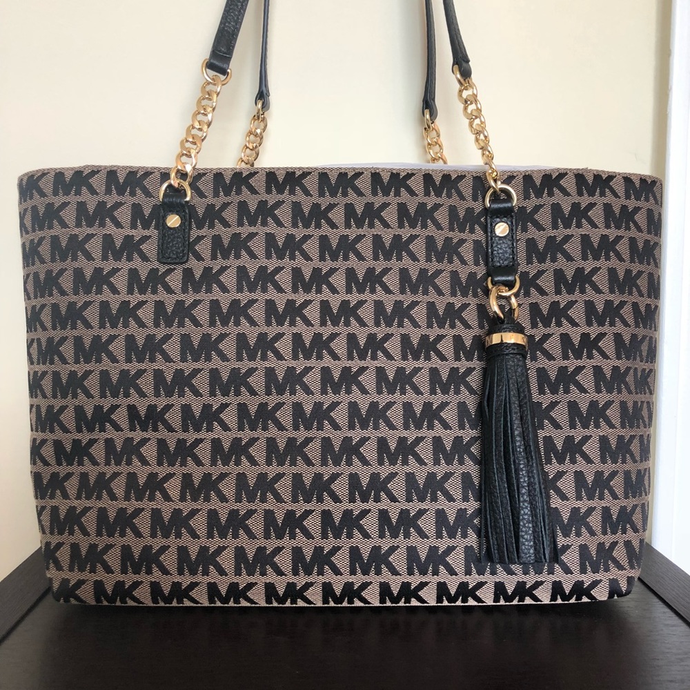 Michael Kors Jet Set Tassel Chain Tote